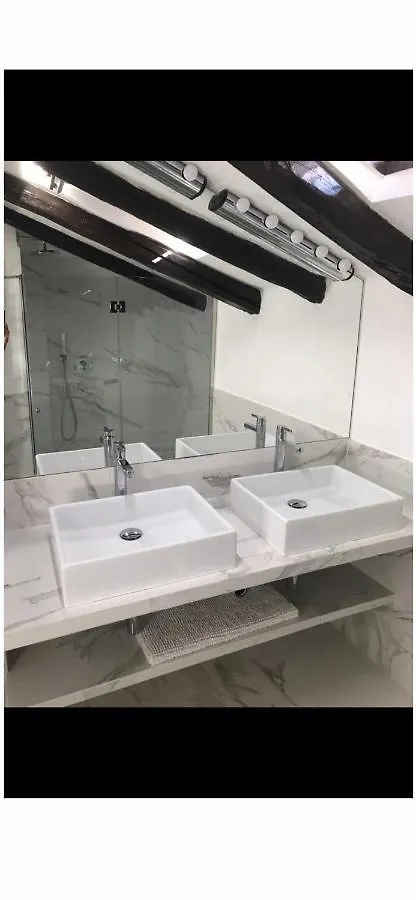 Apartament In Un Borgo Nel Centro Storico Bolonia